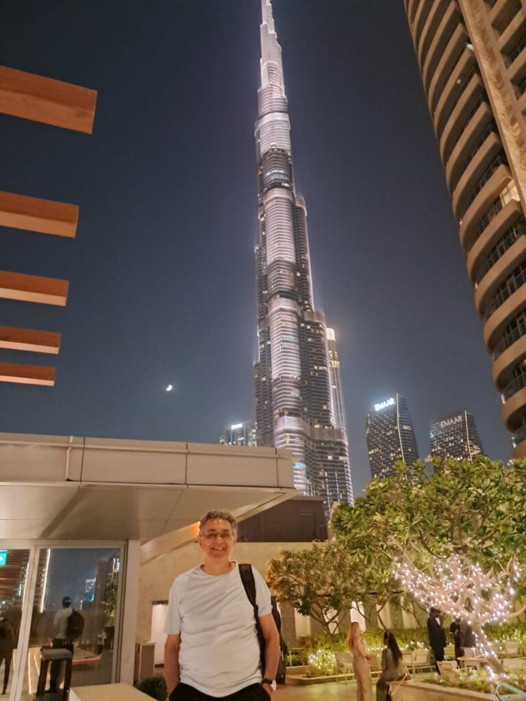 Bruno Cecchini anunciando a expansão internacional da CNMI com novas representações em Dubai e países da Ásia.