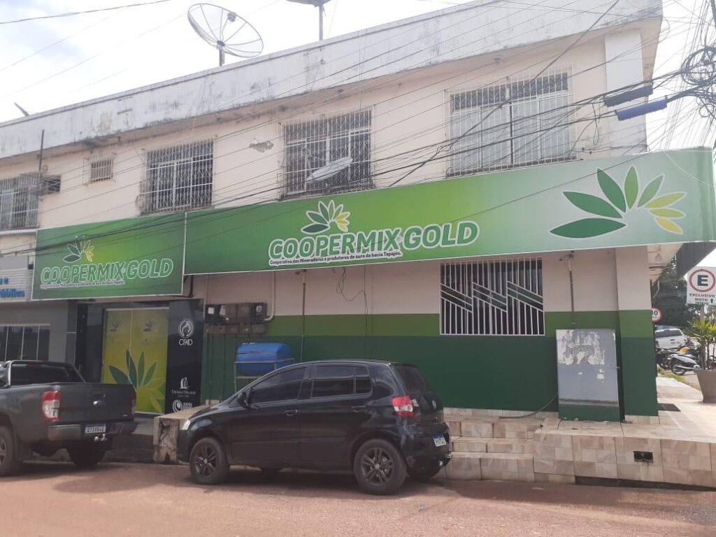 Bruno Cecchini em reunião institucional relacionada ao setor de mineração, representando liderança, organização e compromisso socioambiental na CNMI, com foco em desenvolvimento sustentável e fortalecimento do setor mineral.